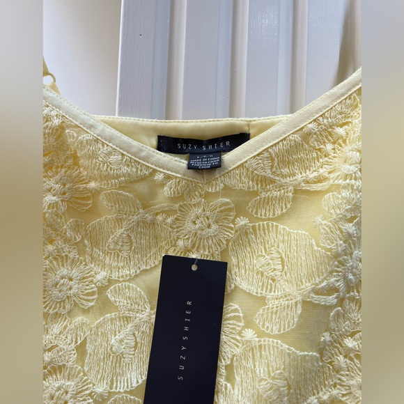 Tags on, sunshine yellow, lace dress, side zipper, size L. - Picture 5 of 12